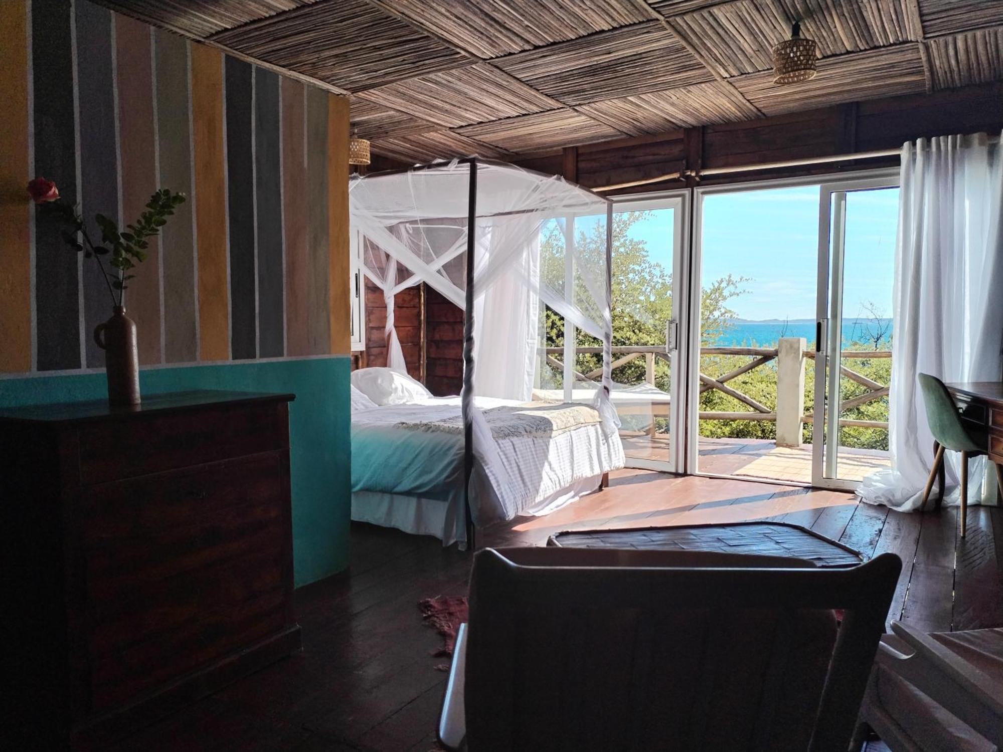 Hotel Riziky Antsiranana Екстер'єр фото